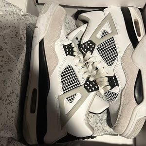 Military 4s good condition no creases and barely worn